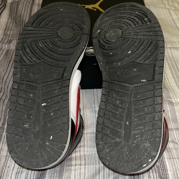 Air Jordan 1 Mid Bred Toe Size 11 (Used) - Picture 8 of 16